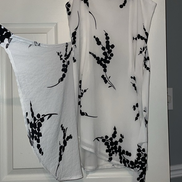 Never been worn white and black cross over dress - Picture 3 of 4